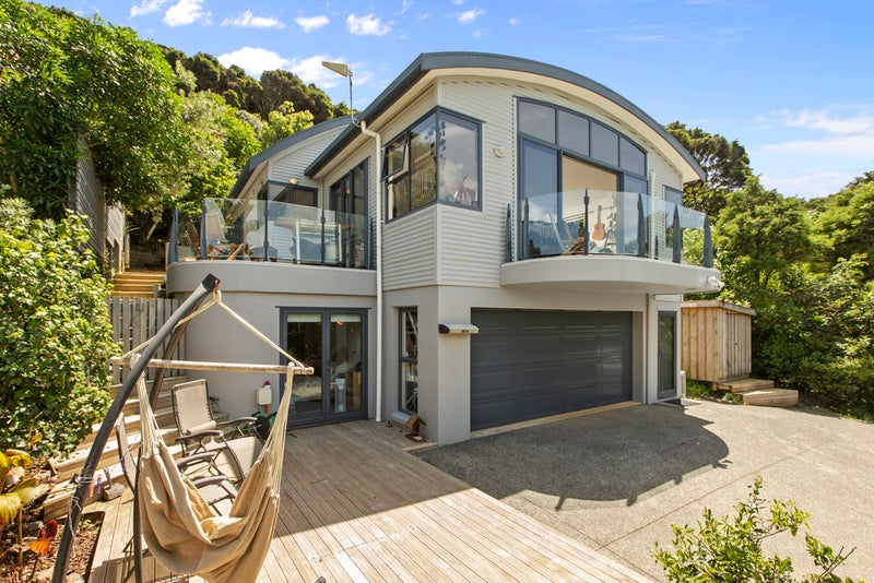 100 Fairview Crescent, Omiha, Waiheke Island - Carousel 2