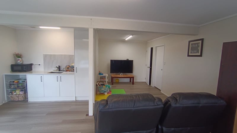 32 Chatswood Grove, Chatswood, Auckland - Carousel 9