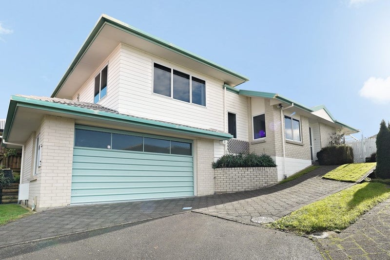 15 Racecourse Way, Gate Pa, Tauranga - Carousel 1
