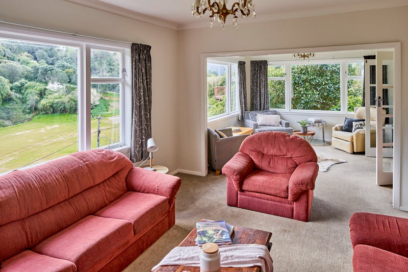 15 Creswick Terrace, Northland, Wellington - Carousel 2