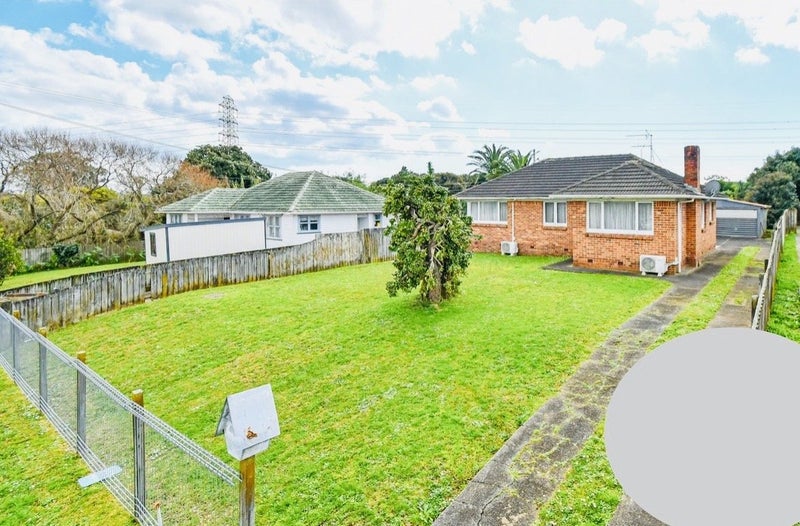 27 Laxon Avenue, Otara, Auckland - Carousel 1