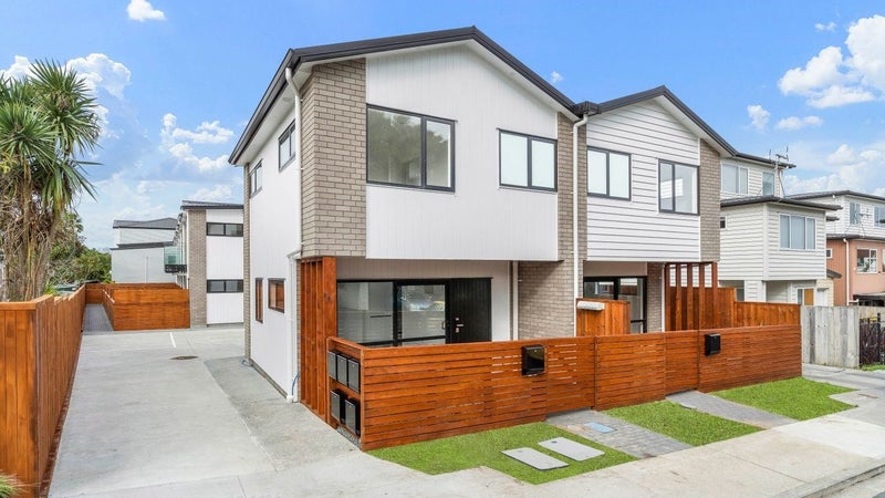 7D Gladfield Lane, Te Atatu Peninsula, Auckland - Carousel 1