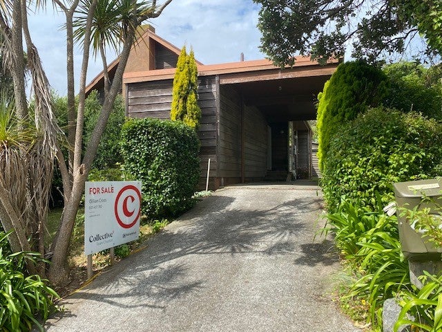 8 Curacao Place, Grenada Village, Wellington - Carousel 1