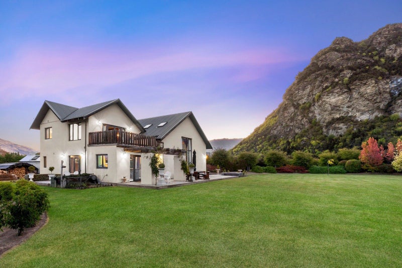 33 Old Racecourse Road, Albert Town, Wanaka - Carousel 1