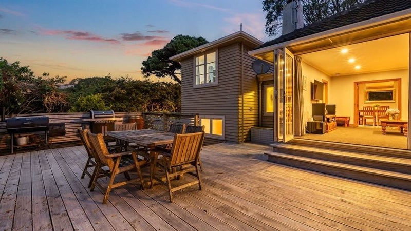 19 Kitchener Terrace, Johnsonville, Wellington - Carousel 1