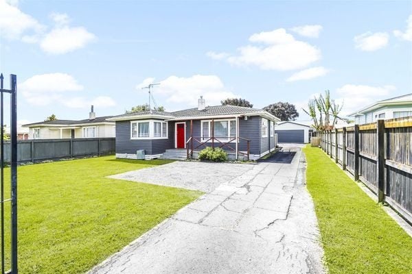 193 Clarkin Road, Fairfield, Hamilton - Carousel 1