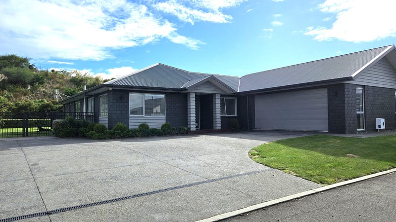 13 Birdie Lane, Waiwhakaiho, New Plymouth - Carousel 1