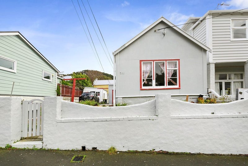 236 Adelaide Road, Newtown, Wellington - Carousel 2