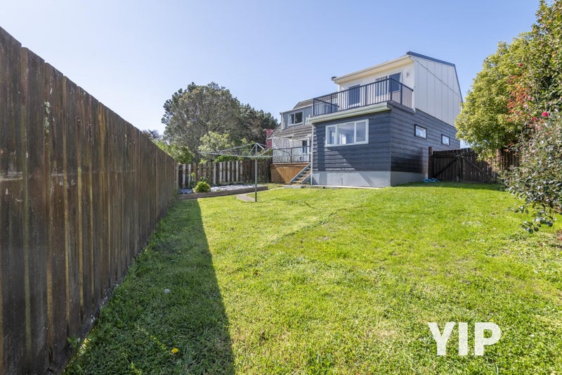 2/25 Kingsbridge Place, Newlands, Wellington - Carousel 1