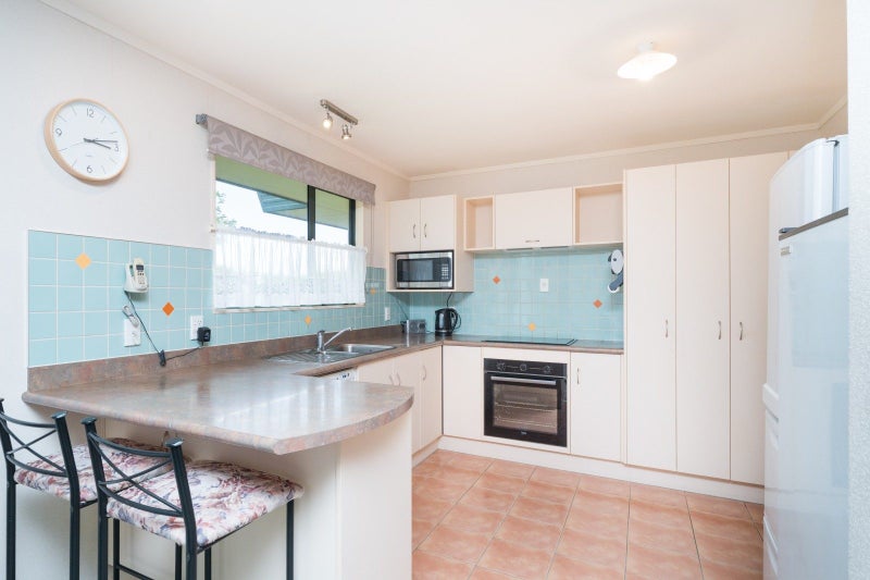 3 Logan Place, Kelvin Grove, Palmerston North - Carousel 2