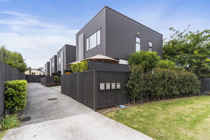 122A Moore Street, Howick, Auckland - Carousel 2