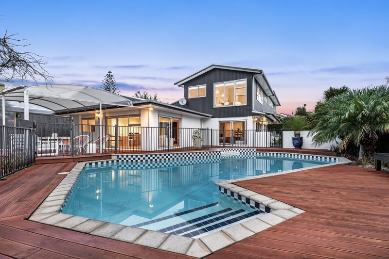 202 Gowing Drive, Meadowbank, Auckland - Carousel 1