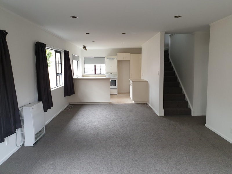 2/96 Cambridge Terrace, Waterloo, Lower Hutt - Carousel 2