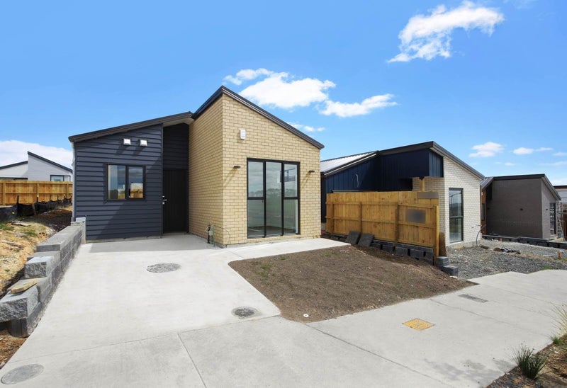 57 Horokaka Street, Massey, Auckland - Carousel 1