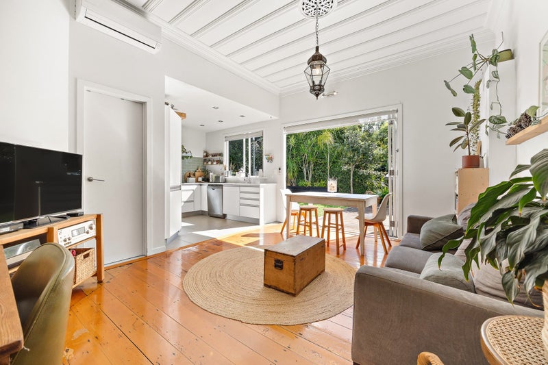 2/3 Tahuna Street, Freemans Bay, Auckland - Carousel 1