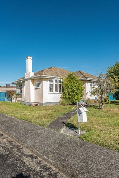 7 Roberts Avenue, Aramoho, Whanganui - Carousel 24