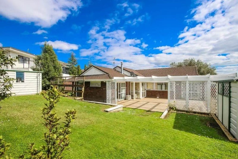 4 Drysdale Place, Somerville, Manukau - Carousel 1