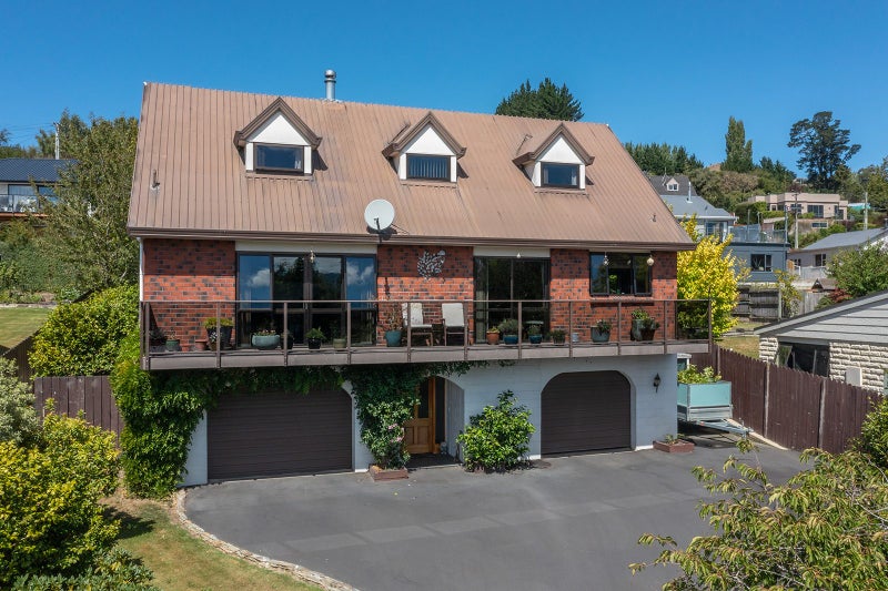 74 Kinmont Crescent, Kinmont Park, Mosgiel - Carousel 1