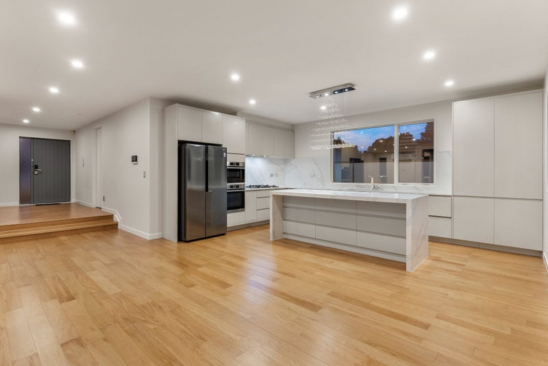 9B Lydia Avenue, Northcote, Auckland - Carousel 2