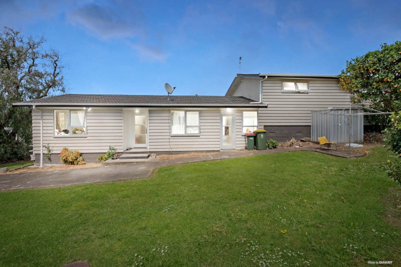 3 Plumley Crescent, Mangere, Auckland - Carousel 1