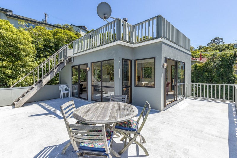 21 Gordon Road, Plimmerton, Porirua - Carousel 1