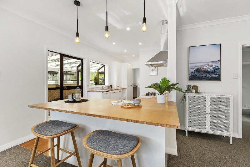 44 The Drive, Tawa, Wellington - Carousel 2