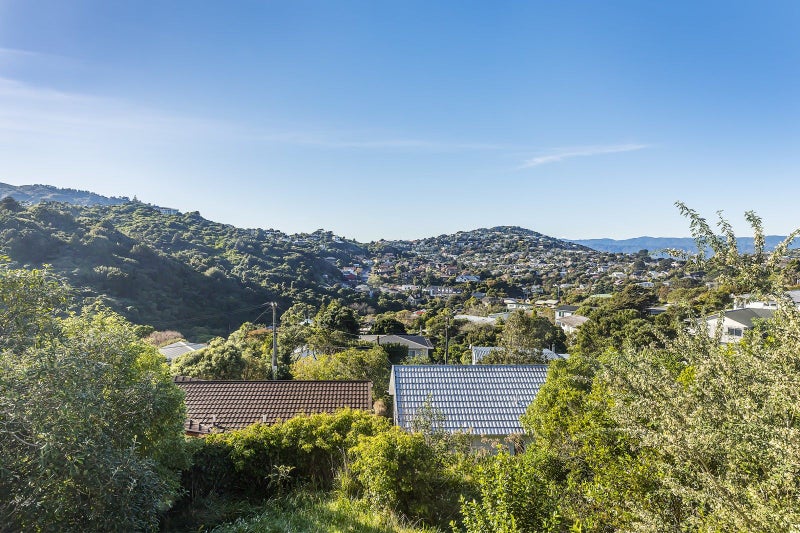 3 Doris Gordon Crescent, Crofton Downs, Wellington - Carousel 2