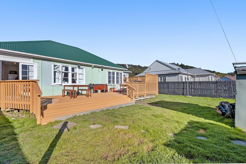 109 Waddington Drive, Naenae, Lower Hutt - Carousel 9