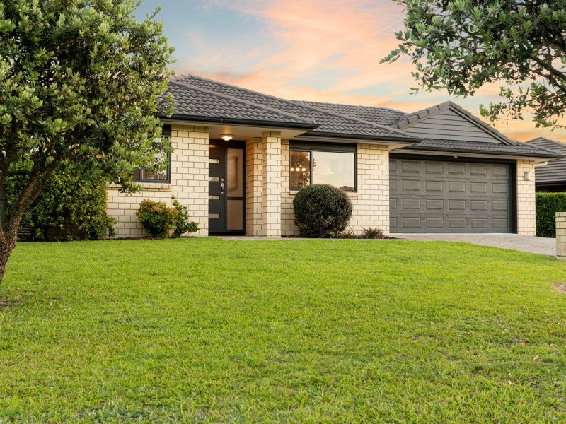 14 Tarn Close, Pyes Pa, Tauranga - Carousel 1