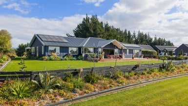 37 Branksome Place, Palmerston North - Carousel 1