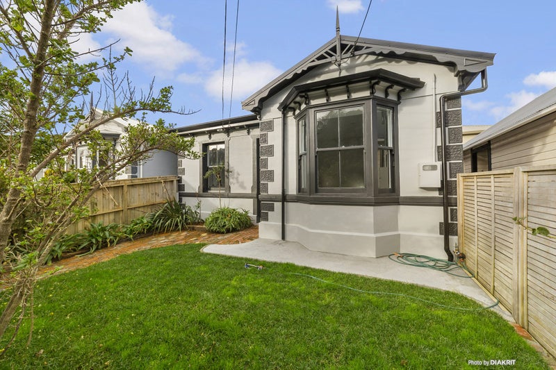 205 Hanson Street, Newtown, Wellington - Carousel 1