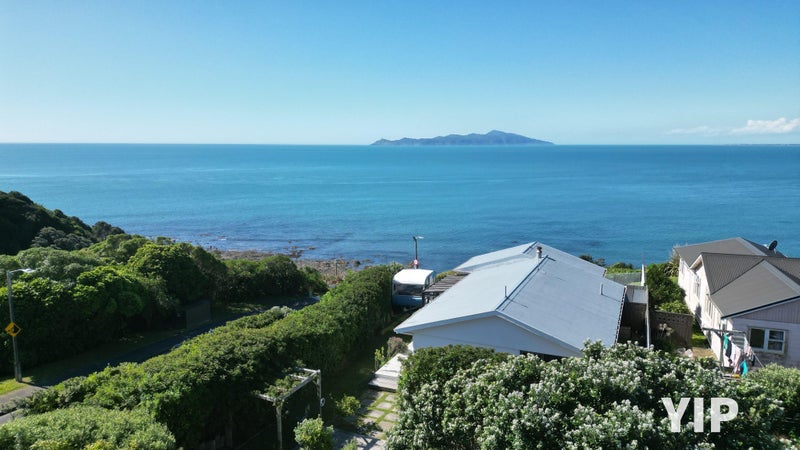 30 Pukerua Beach Road, Pukerua Bay, Porirua - Carousel 2