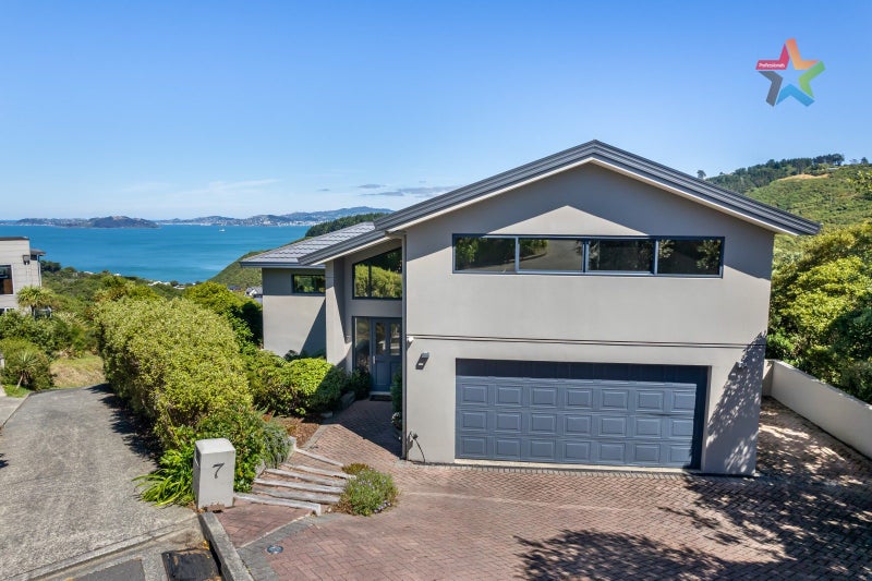 7 Green Park Lane, Korokoro, Lower Hutt - Carousel 2