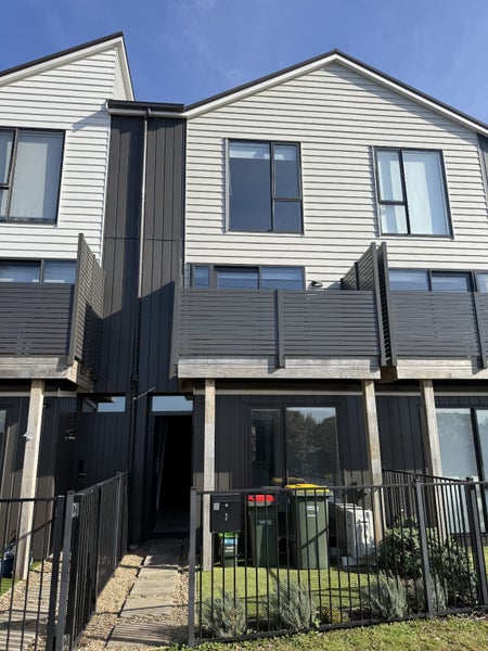 2/504 Don Buck Road, Massey, Auckland - Carousel 1