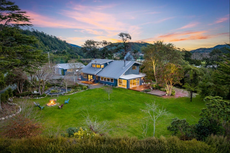 61 Twin Lakes Road, Te Marua, Upper Hutt - Carousel 2