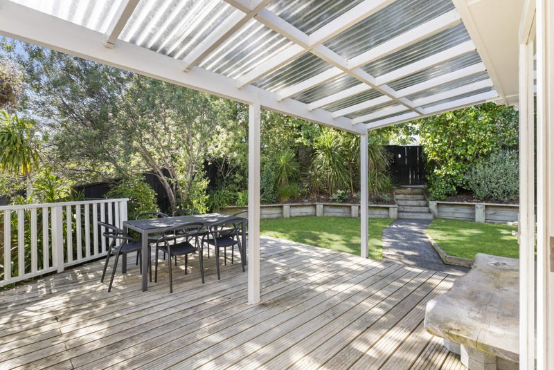 8 Shanaway Rise, Hillcrest, Auckland - Carousel 2