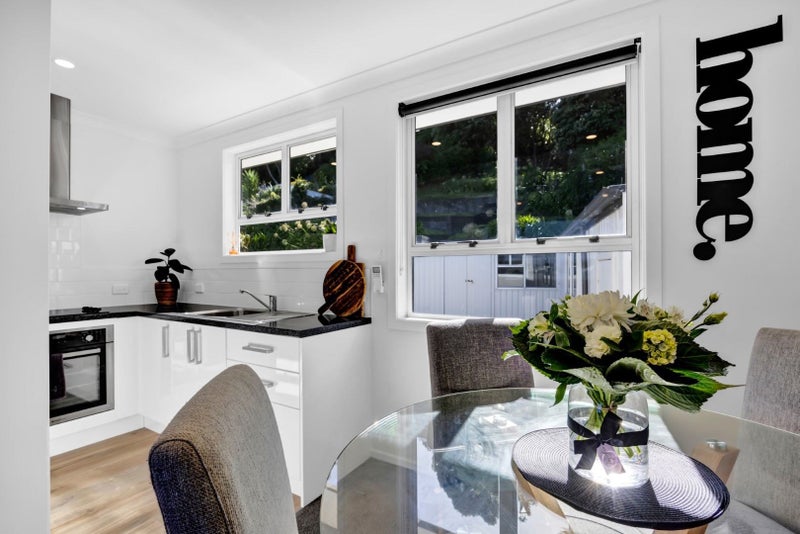 25 Simons Street, Moturoa, New Plymouth - Carousel 1