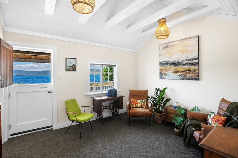 171 Breaker Bay Road, Breaker Bay, Wellington - Carousel 2