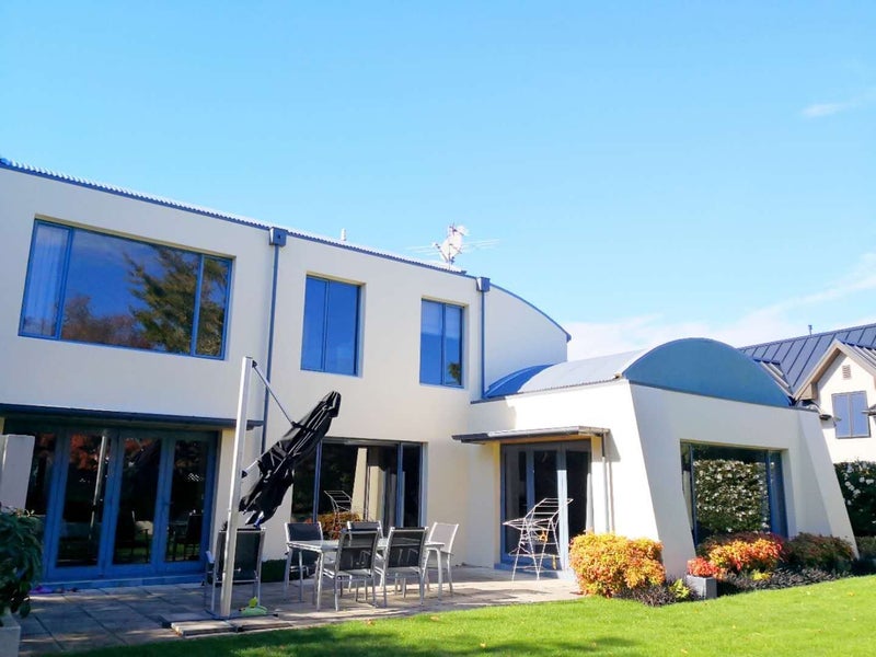 2 Renoir Lane, Ilam, Christchurch - Carousel 1