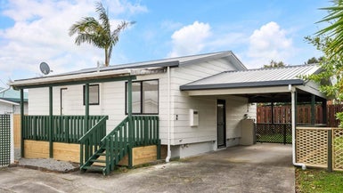 2/52 Waitaki Street, Henderson, Auckland - Carousel 1