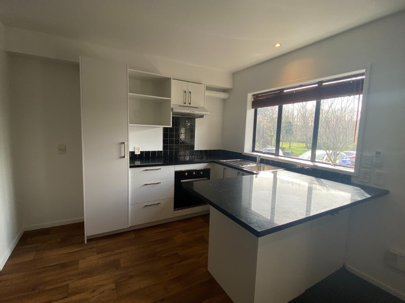 28 Malaspina Place, Papatoetoe, Auckland - Carousel 2