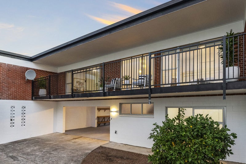 4/8 Wolsley Avenue, Milford, Auckland - Carousel 1