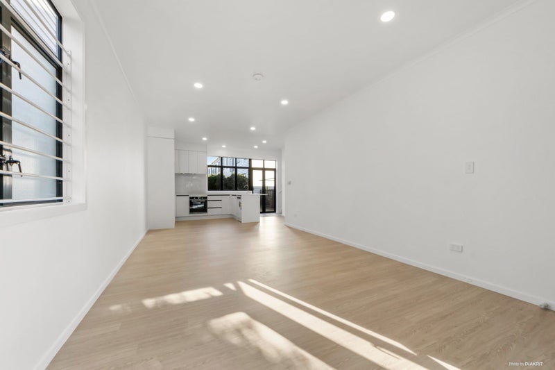 68/1 Ambrico Place, New Lynn, Auckland - Carousel 16