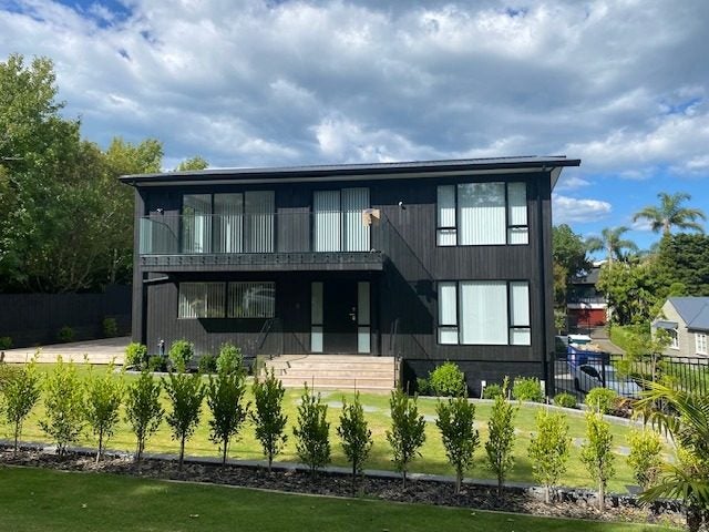 1/33 Gulf View Road, Murrays Bay, Auckland - Carousel 1