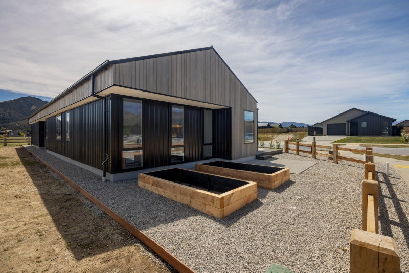 2 Pinn Street, LAKE HAWEA - Carousel 2