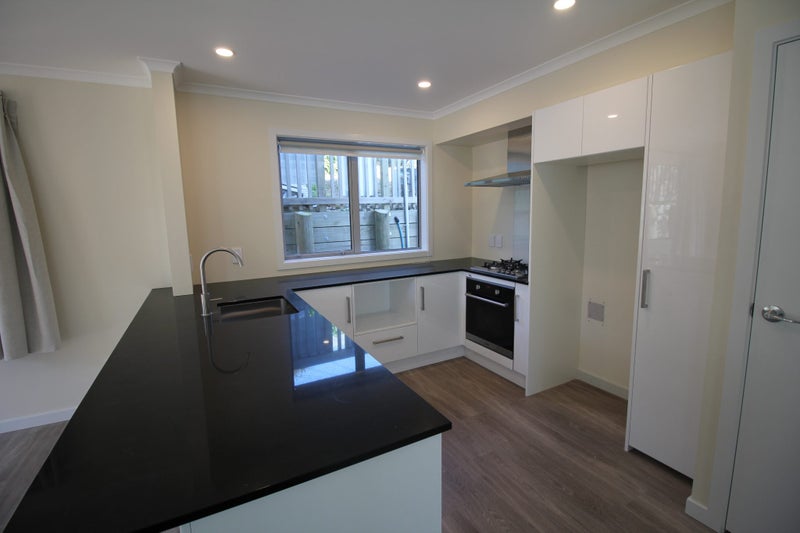 13A Warrington Gr, Newlands, Wellington - Carousel 2