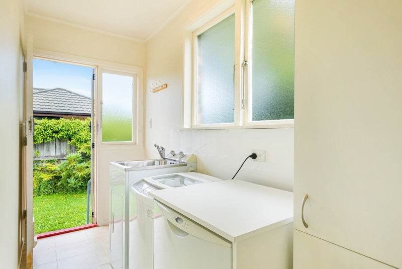 18 Marion Street, Silverstream, Upper Hutt - Carousel 13