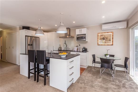 15 Cajero Place, Green Bay, Auckland - Carousel 19