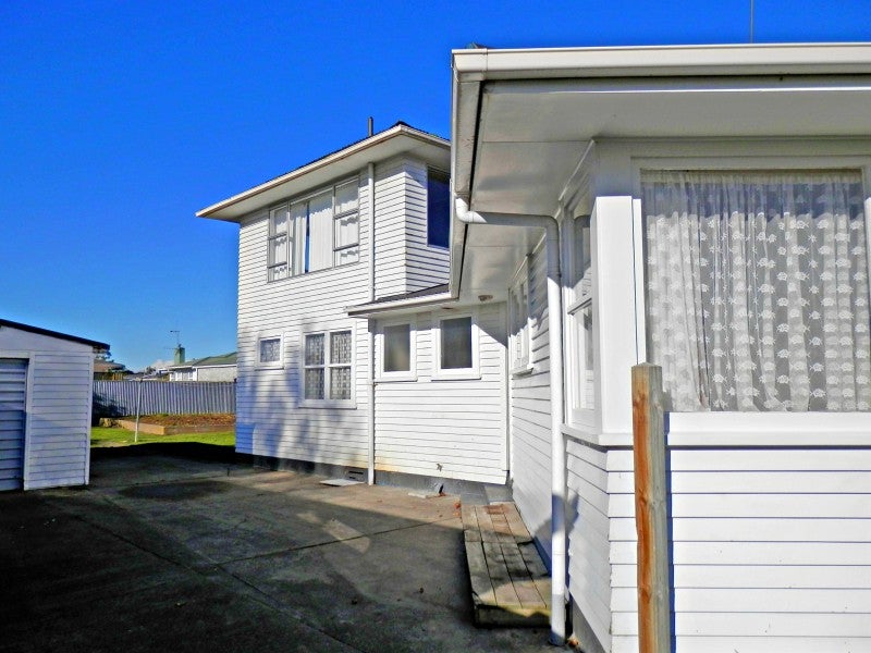 11 Kaituna Street, Milson, Palmerston North - Carousel 1