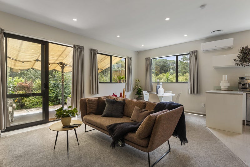 11 Kaimai Avenue, Massey, Auckland - Carousel 2